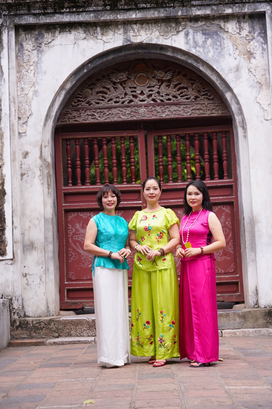 Bộ lụa Nha Xá - Thêu hoa cỏ